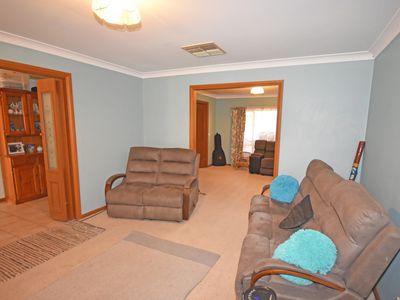 8 Twickenham Drive, Dubbo