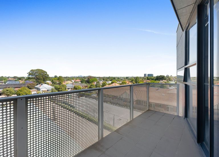 305 / 175 kangaroo Road , Hughesdale