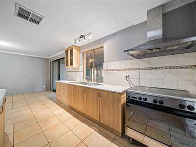 39 Lakemba Way, Waikiki