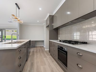 91 JACKEROO CIRCUIT, Thurgoona