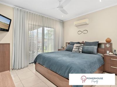 11 Gates Close, Edmonton