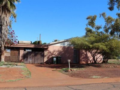 35 Boorthanna Crescent, Newman