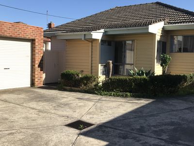 8 Colonel Street, Clayton