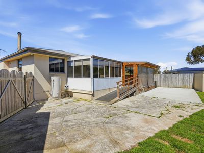 1 Jacobs Avenue, George Town