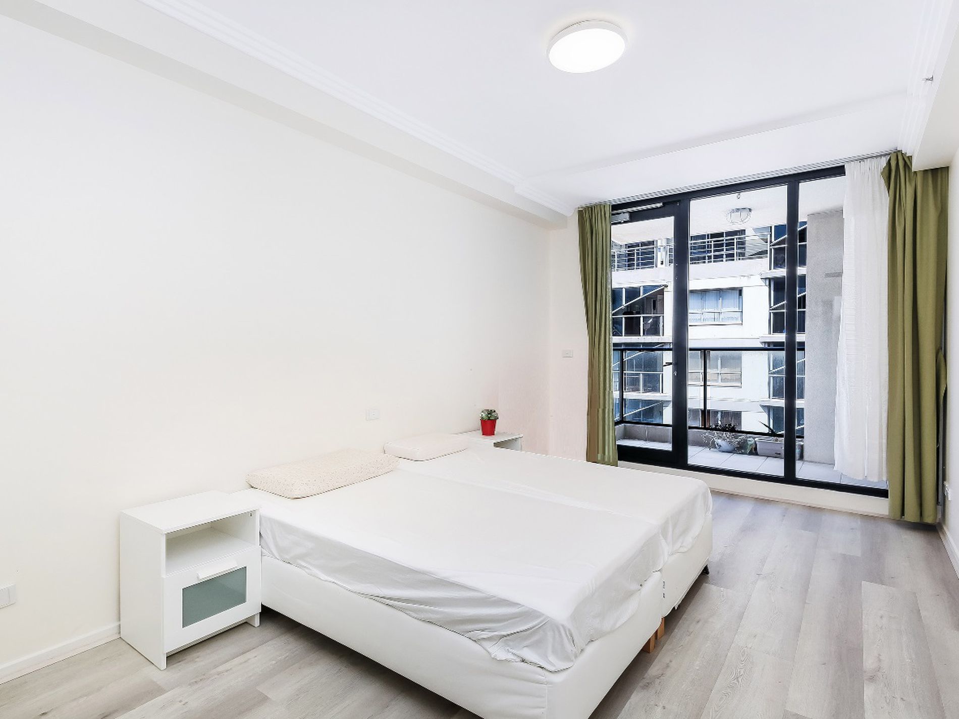 102 / 2-8 Dixon Street, Sydney
