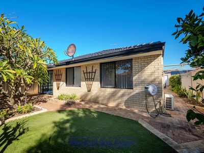 2 Roxburgh Cir, Kinross