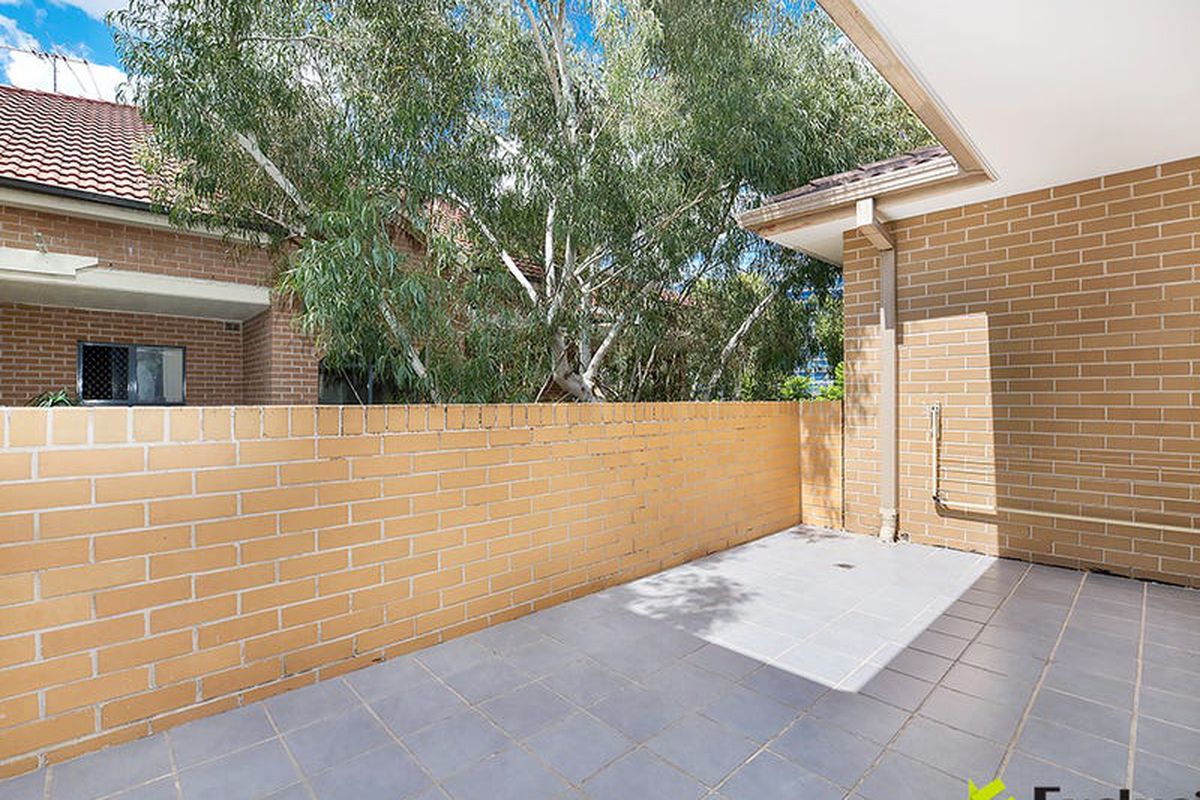 18 / 32 Short Street, Homebush