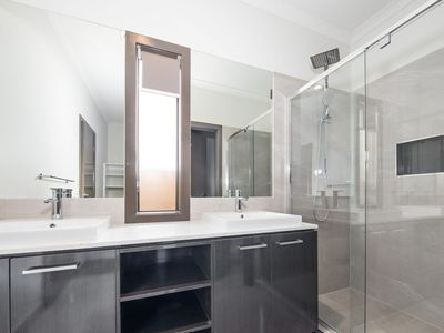 13 Penver Terrace, Werribee