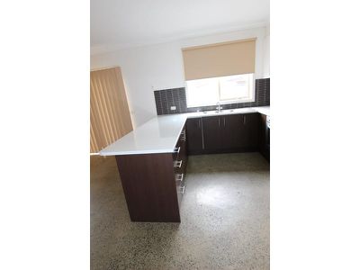 2 / 3 Enfield Close, Corio