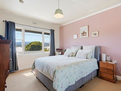 12 Strahan Road, Newstead
