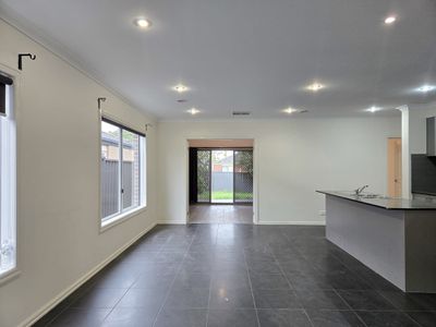 26 Greenleaf Circuit, Tarneit