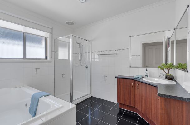 17 Garonne Circuit, Roxburgh Park