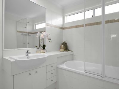 2 / 23 Sobraon Street, Sunrise Beach