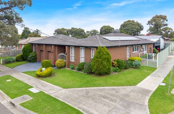 10 Mitford Crescent, Craigieburn
