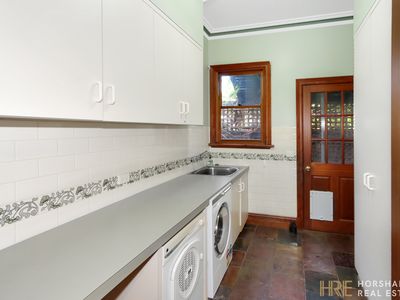 12 Farrar Avenue, Horsham