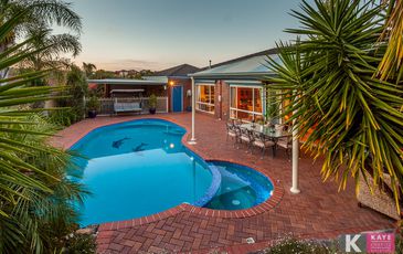 13 Castle Court, Beaconsfield