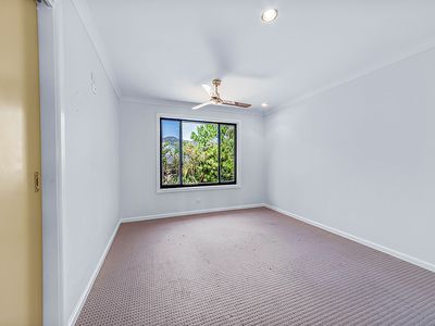 4 Daydream Court, Cannonvale