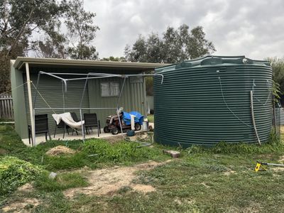 7 Gnowing Street, Wandering