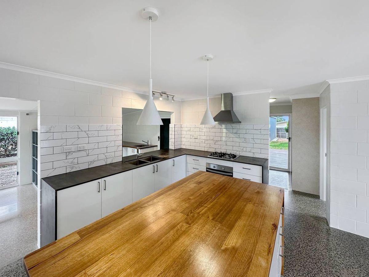 38 Grau Street, Atherton