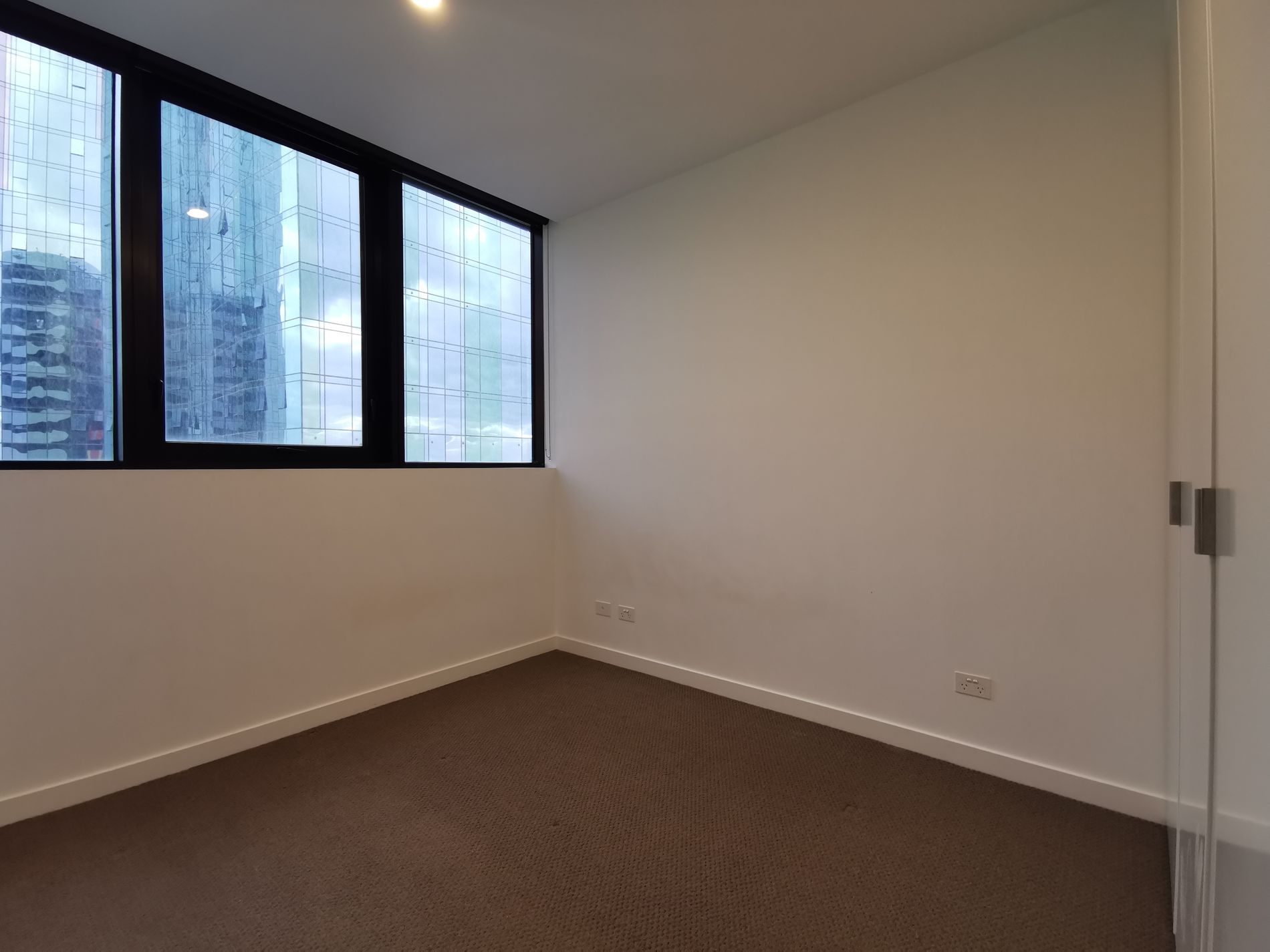 2320 / 555 Swanston Street, Carlton