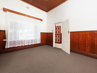 145 LAWRENCE STREET, Wodonga