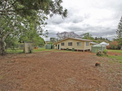 105 Russells Road, Pine Mountain