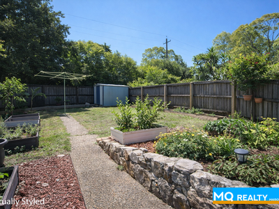 1 / 23 Highclere Place, Castle Hill