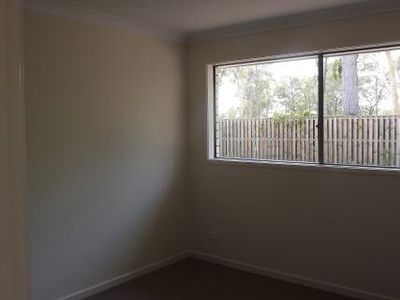25 Lorikeet Parade, Dakabin
