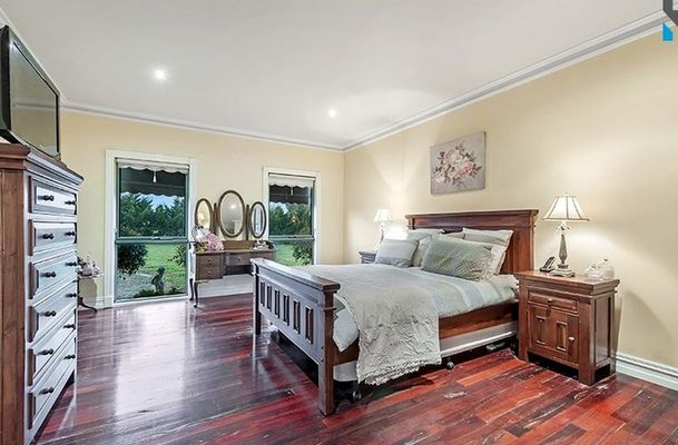 14 The Dress Circle, Oaklands Junction
