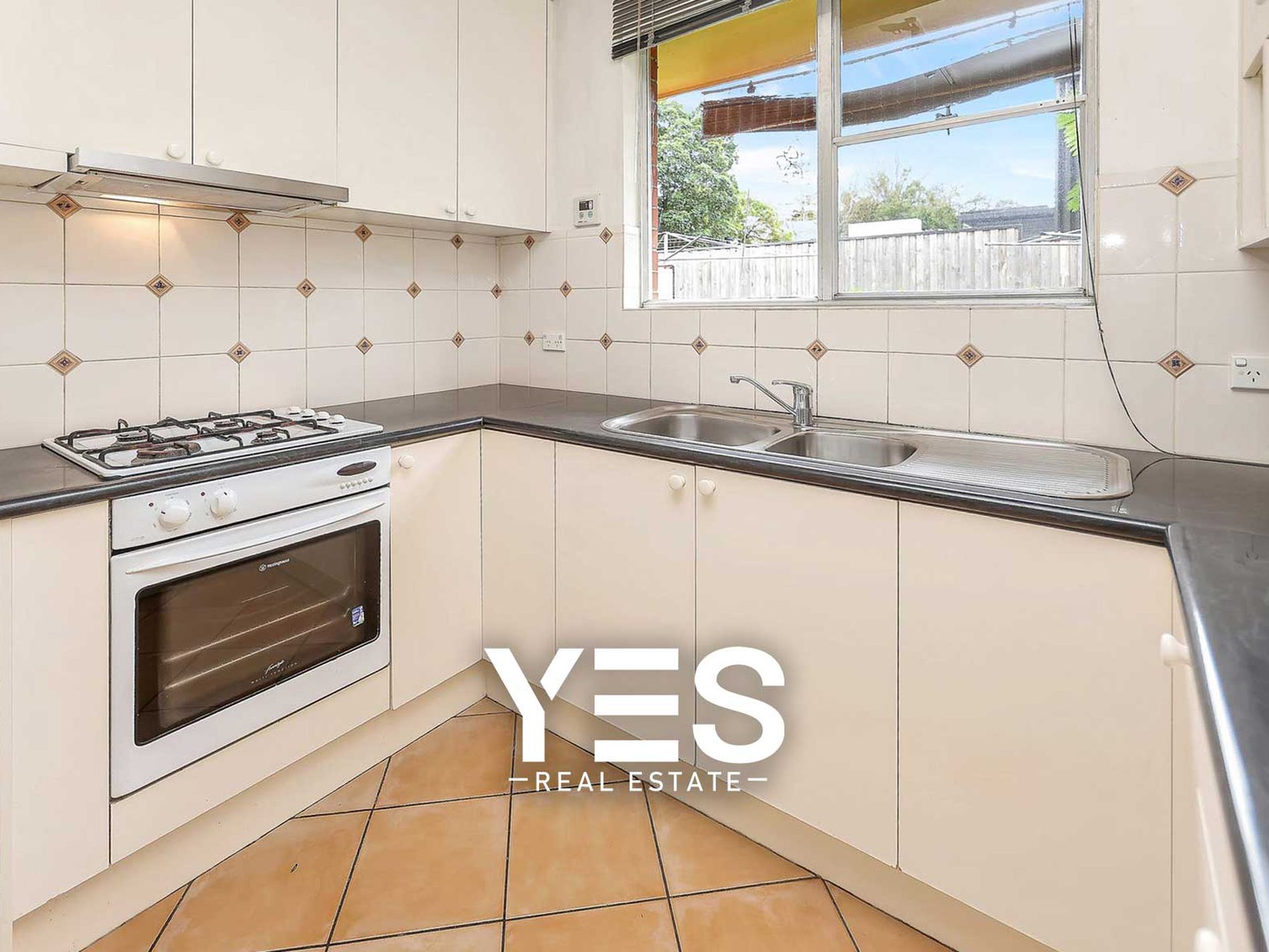 4 / 3 Crescent Road, Camberwell