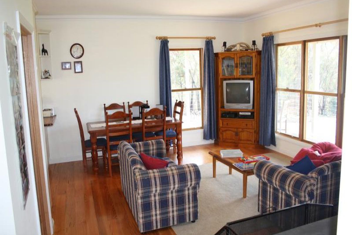 1884 Mansfield Woods Point Road, Mansfield