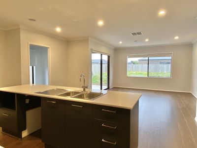 3 Norbiton Way, Wyndham Vale
