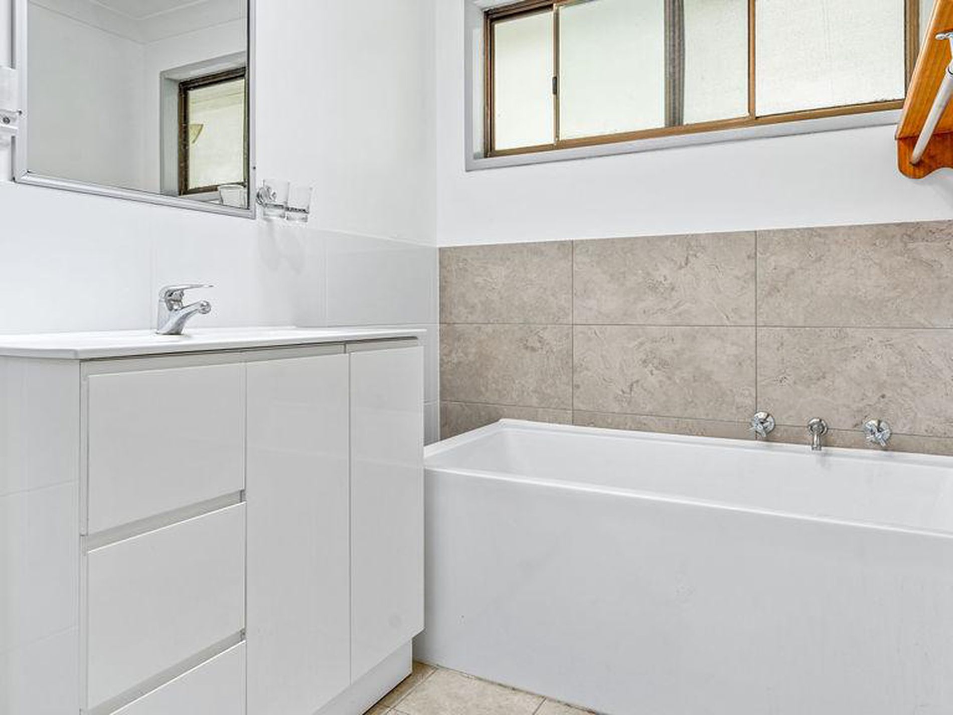 499 Avalon Road, Dyers Crossing