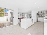 39 Southlake Drive, Varsity Lakes