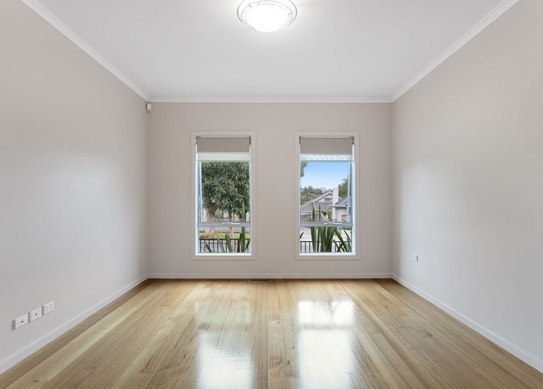 2 / 1 Sylvan Crescent, Ashwood