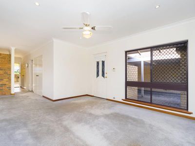 1 / 11 Sprigg Place, Booragoon