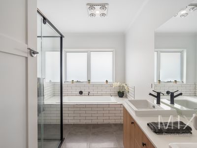 11 Dowding Crescent, New Town
