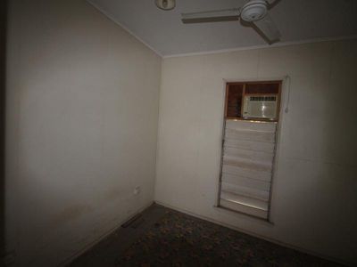 20 Felix Street, Grand Secret