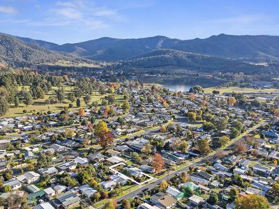56 Freeburgh Avenue, Mount Beauty