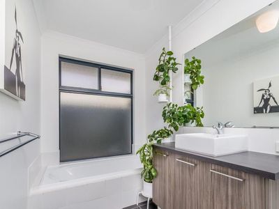28 Helmsley Parkway, Alkimos
