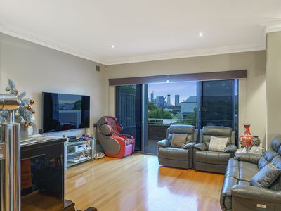 5 GARDEN STREET, South Perth