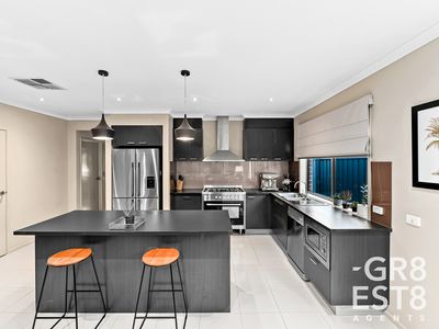 11 Jupiter Crescent, Cranbourne West