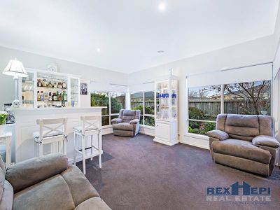 48 Mountainview Boulevard, Cranbourne North