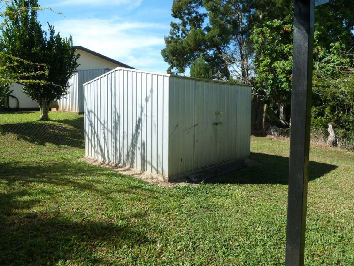 6 Larkin Close, Atherton