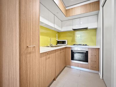 1809 / 8 Sutherland Street, Melbourne