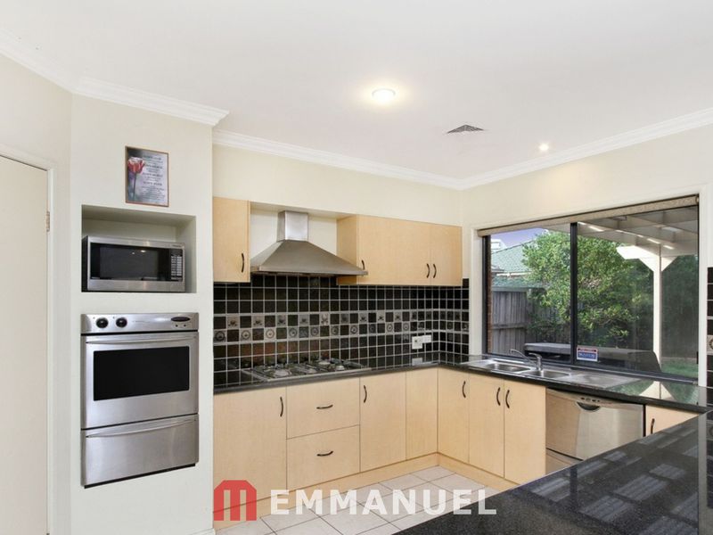 15 Charlie Yankos Street, Glenwood