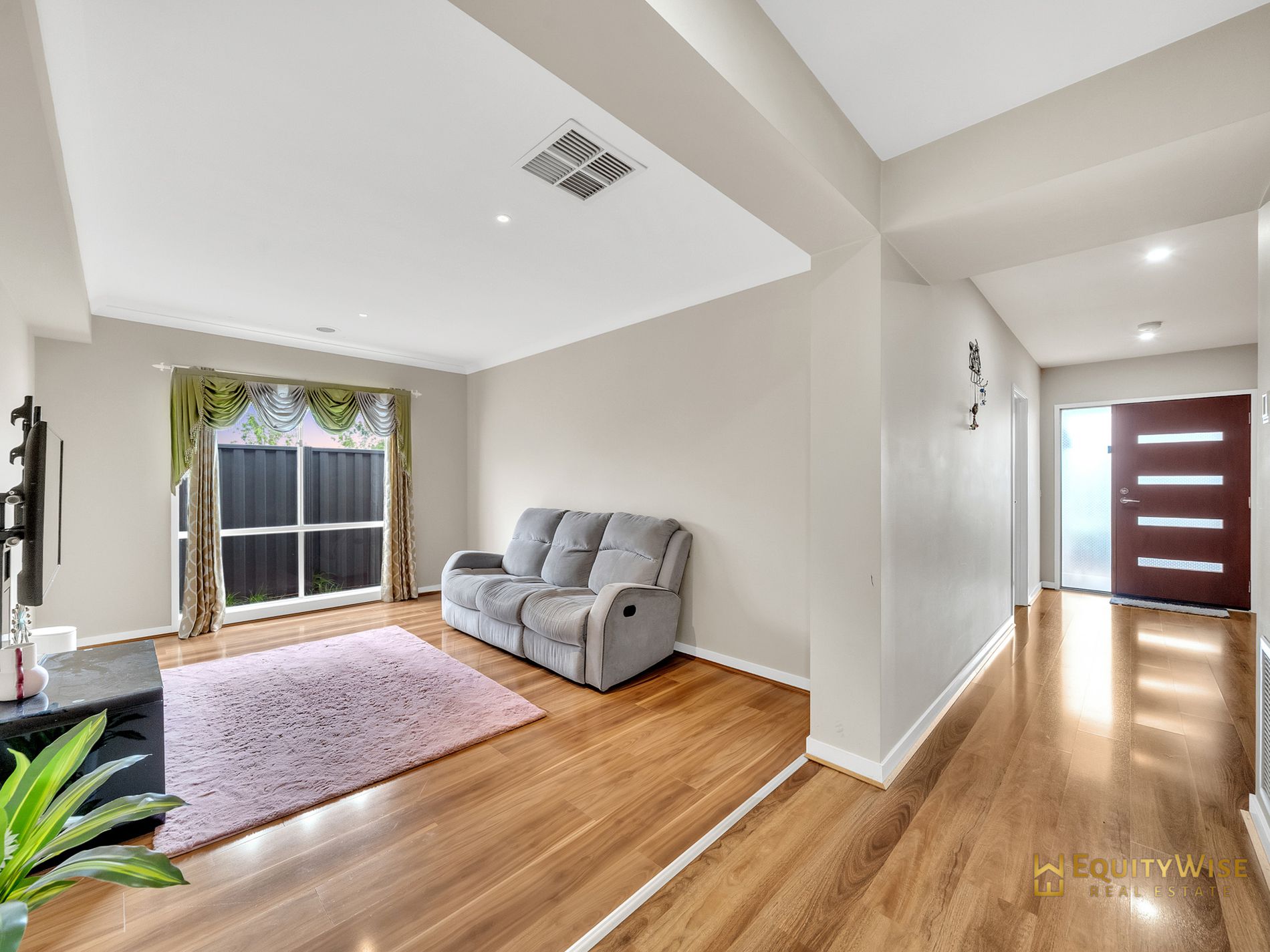 4 Uralla Street, Manor Lakes
