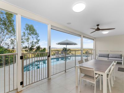 1 Seaview Court, Castle Hill