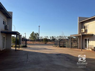 2 / 37 Steel Loop, Wedgefield