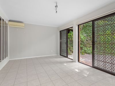 1 / 12 Woodstock Avenue, Taringa